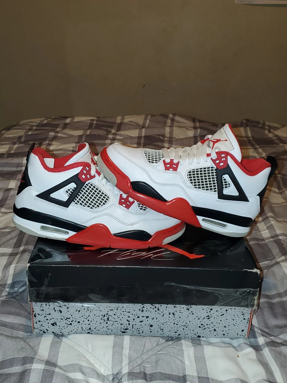 Nike Air Jordan 4 Retro Fire Red 6.5y or 8w